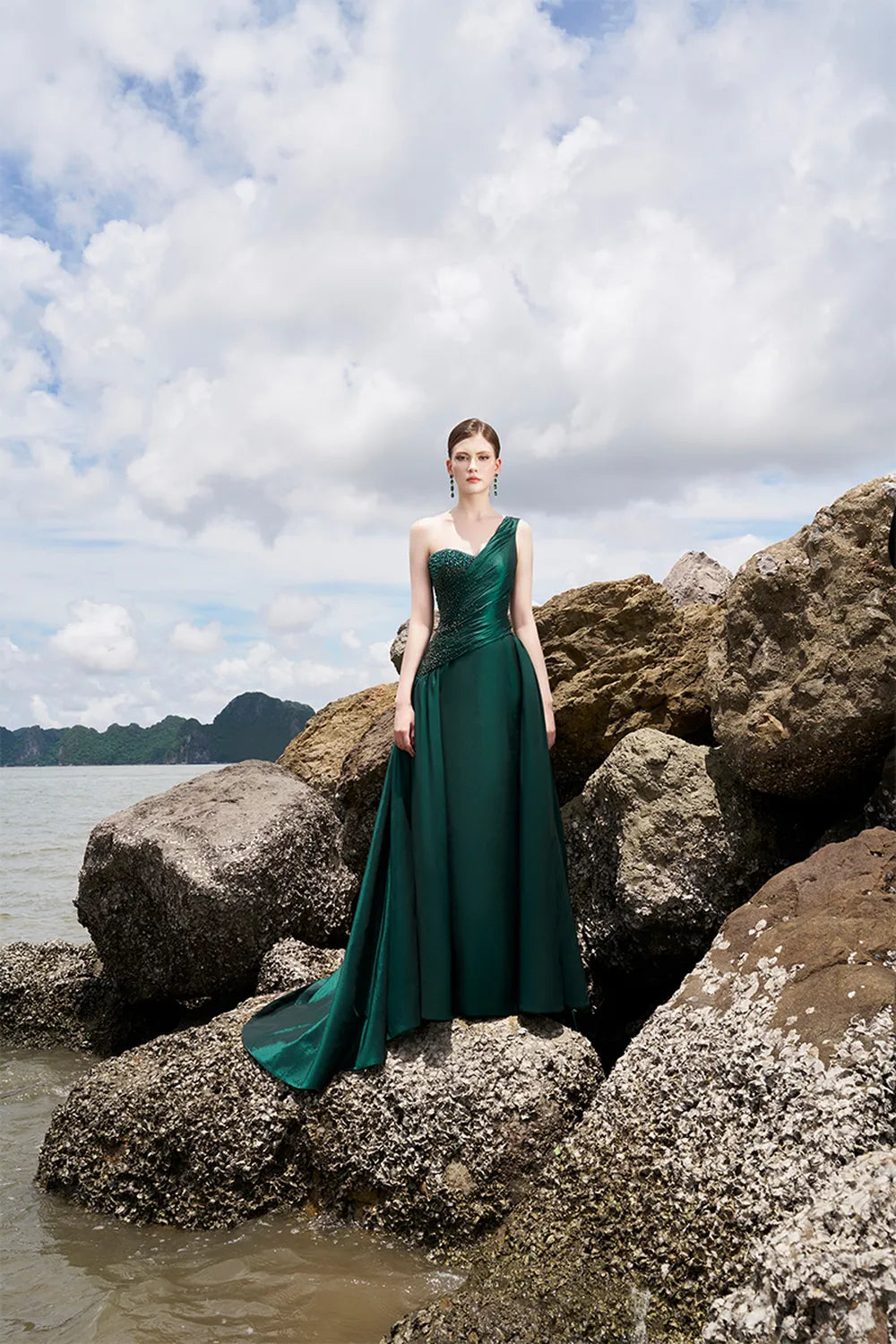 One Side Crystal Embellishment One Shoulder Dress