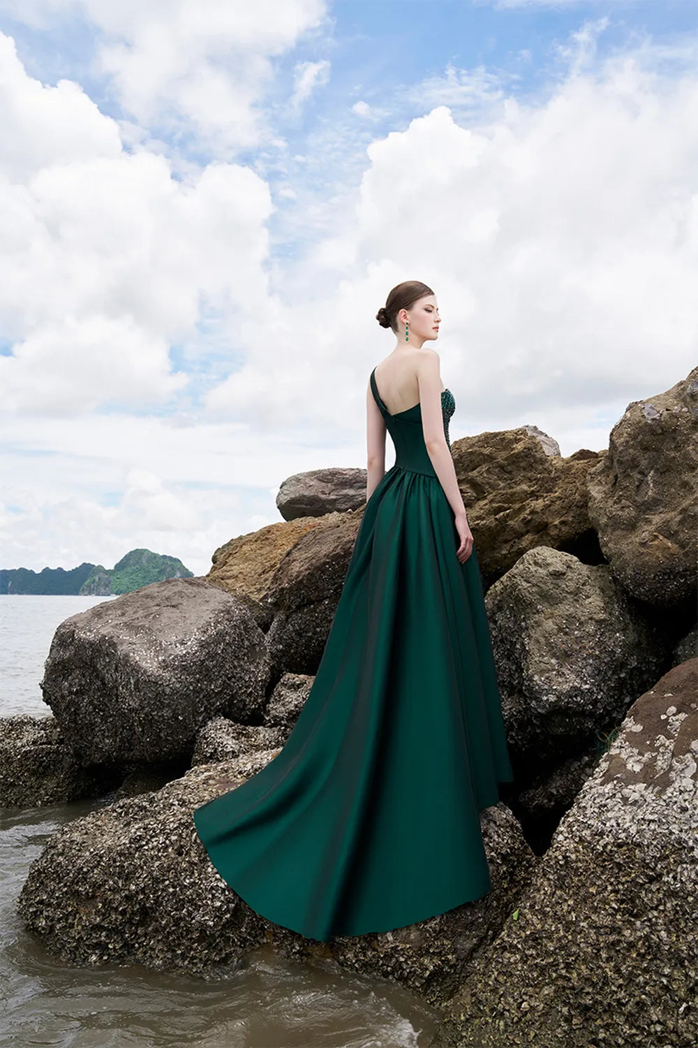 One Side Crystal Embellishment One Shoulder Dress