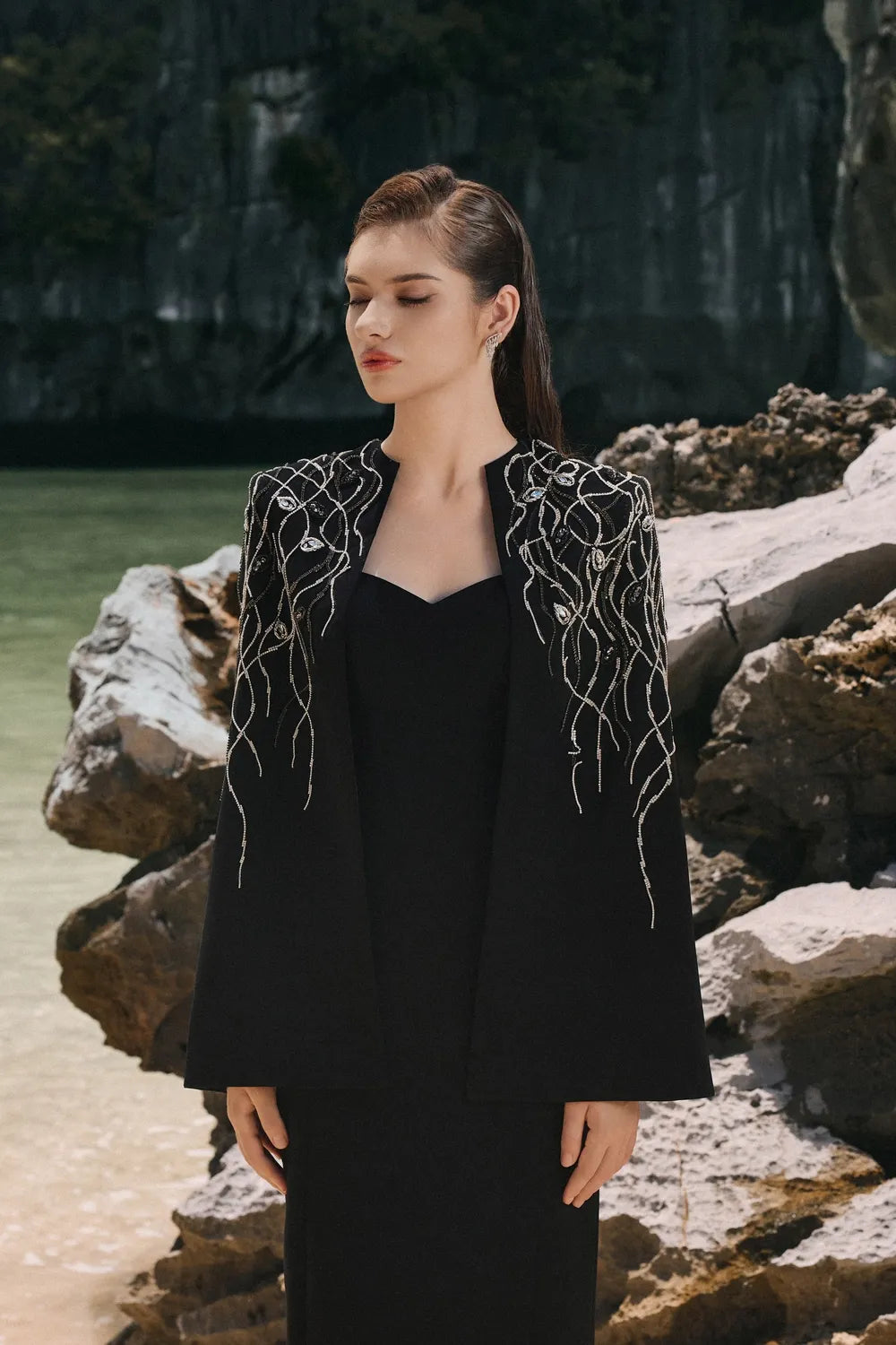 Wavy Crystal Embellished Cape And Semi Heart Chest Dress Set