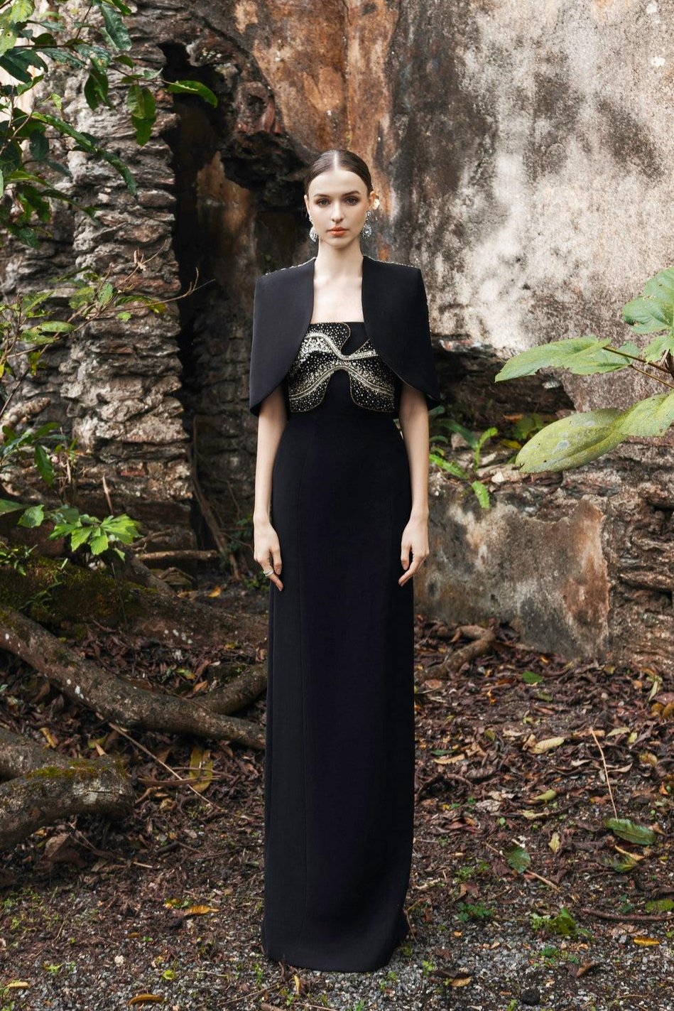 Chest Crystal Embellished Strapless Dress With Back Crystal Embellished Short Cape Set XXL / Black Chest Crystal Embellished Strapless Dress With Back Crystal Embellished Short Cape Set XXL / Black