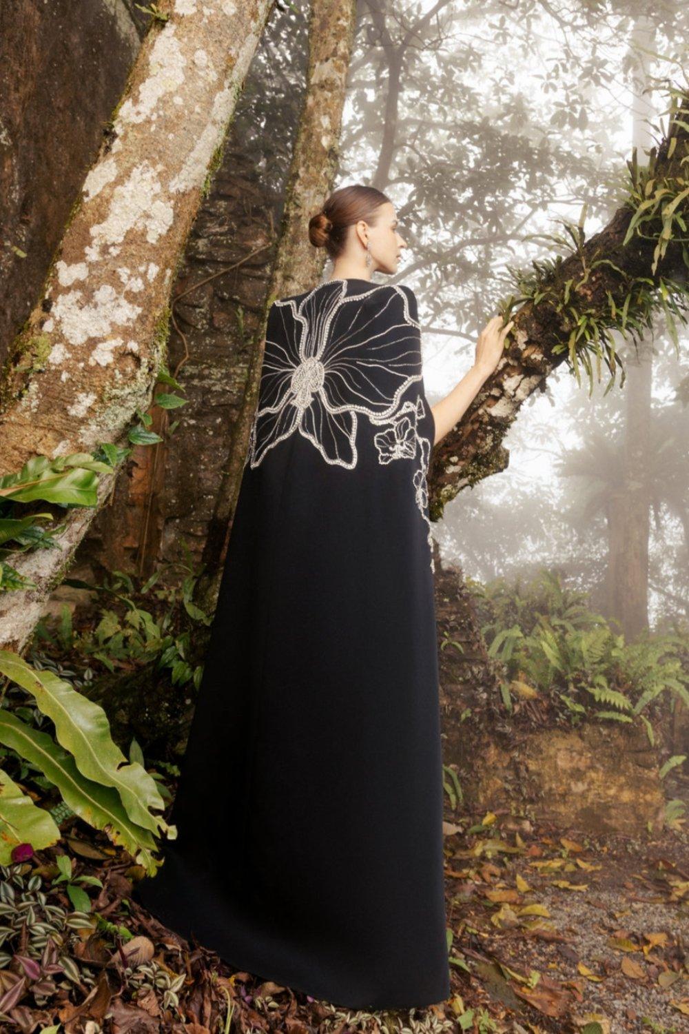 Stylized Sleeve Slit Long Cape With Straight Strapless Basic Dress Set