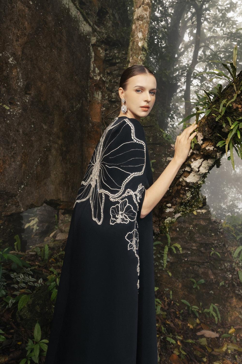 Stylized Sleeve Slit Long Cape With Straight Strapless Basic Dress Set