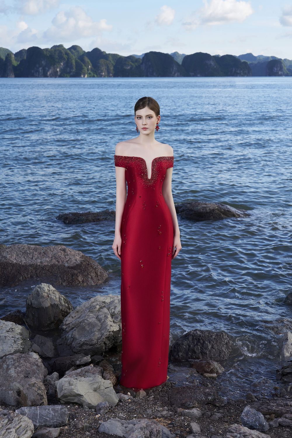 Curved Chest Off-Shoulder Dress