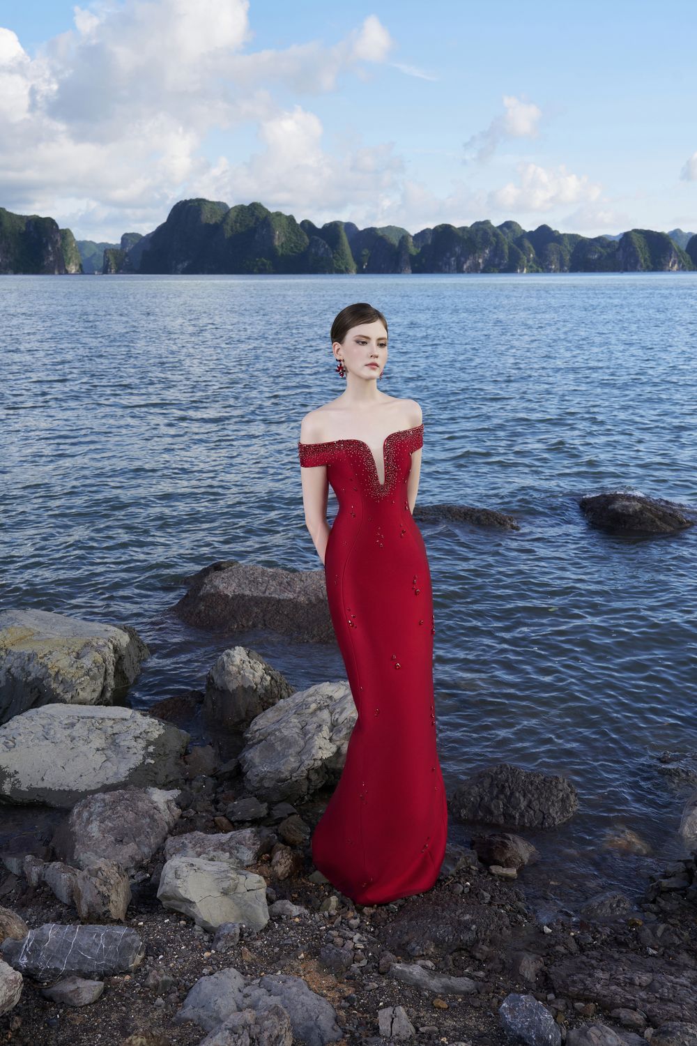 Curved Chest Off-Shoulder Dress