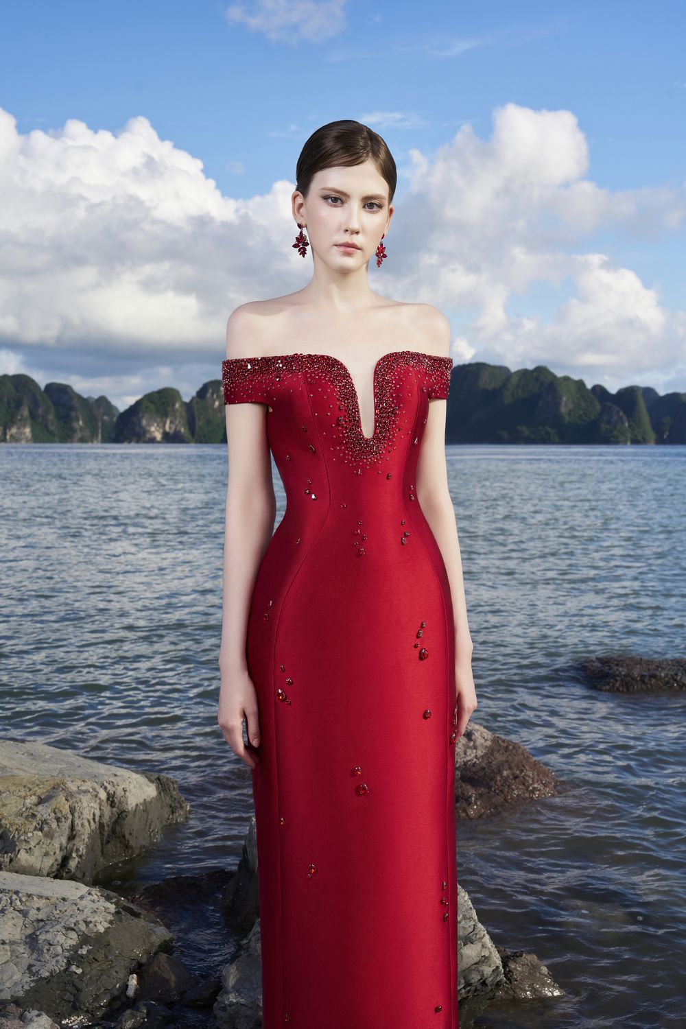 Curved Chest Off-Shoulder Dress