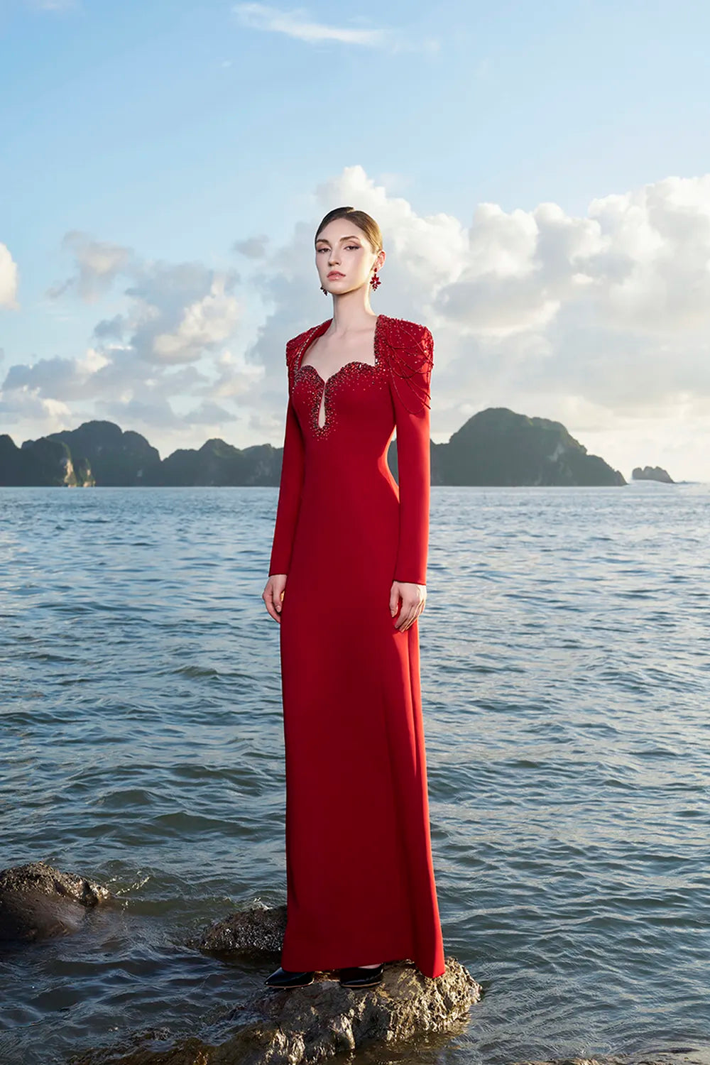 Tear Drop Chest Long Sleeves Straight Dress