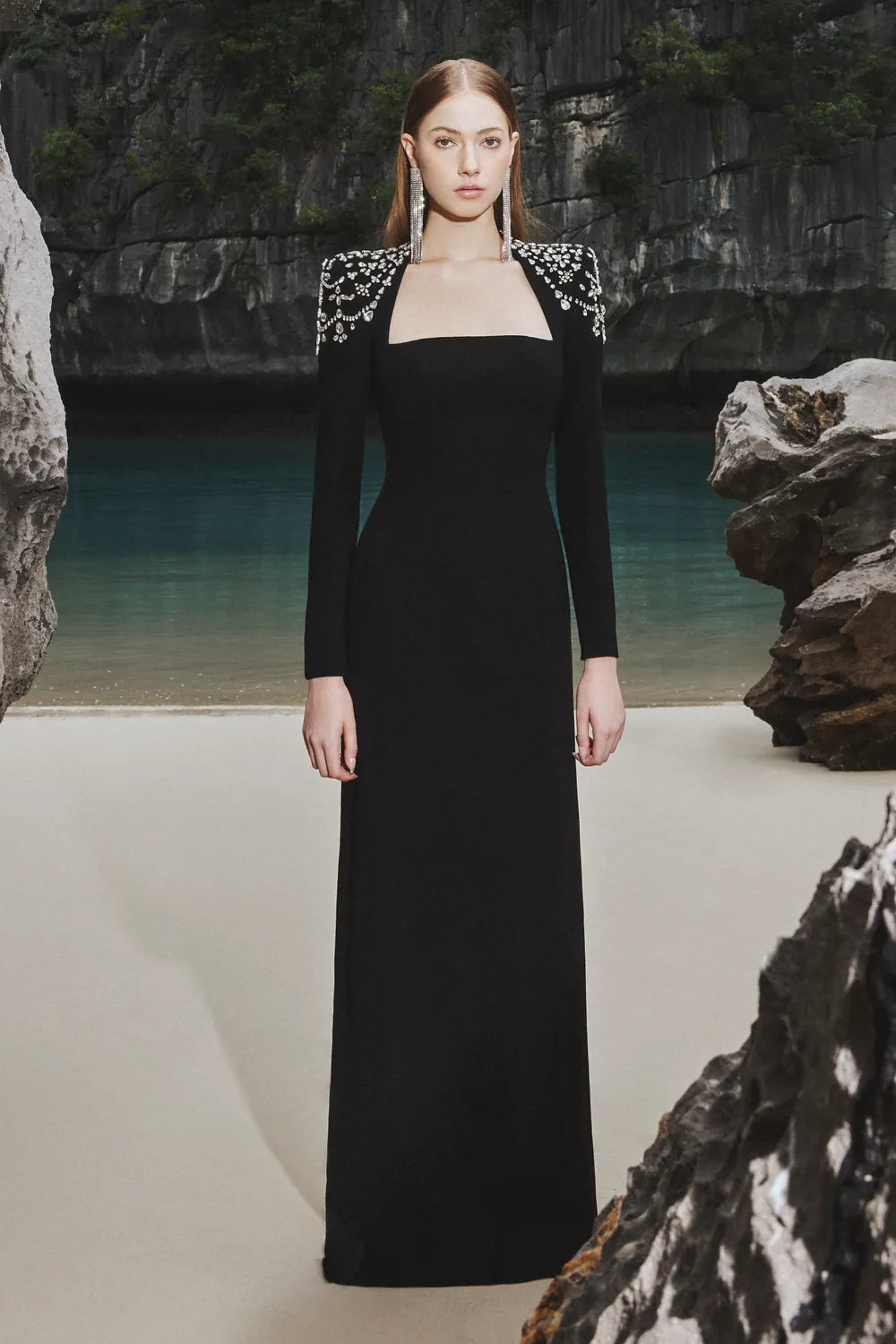 Long Sleeve Queen Anne Neckline Dress L / Black Long Sleeve Queen Anne Neckline Dress L / Black