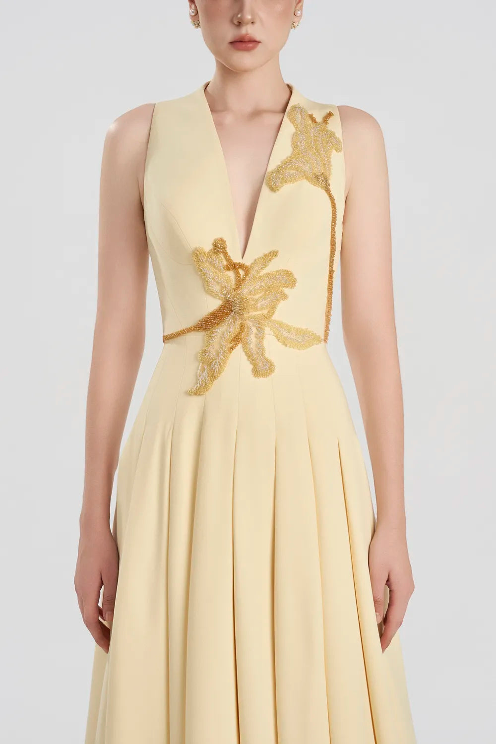 Sleeveless Floral Embellished Pleated Dress