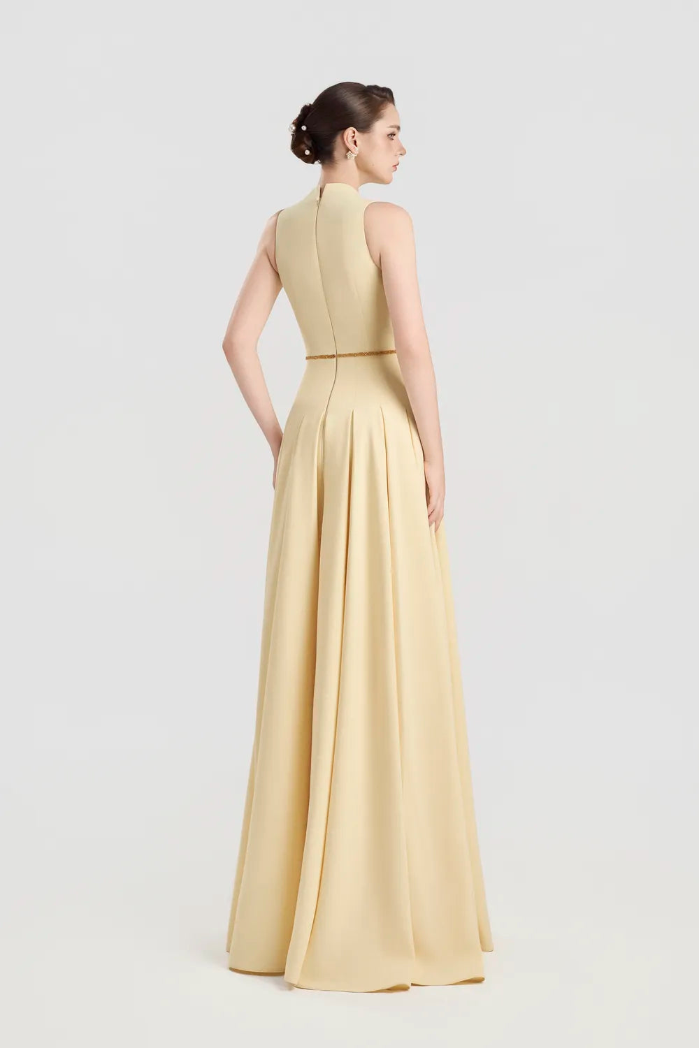 Sleeveless Floral Embellished Pleated Dress