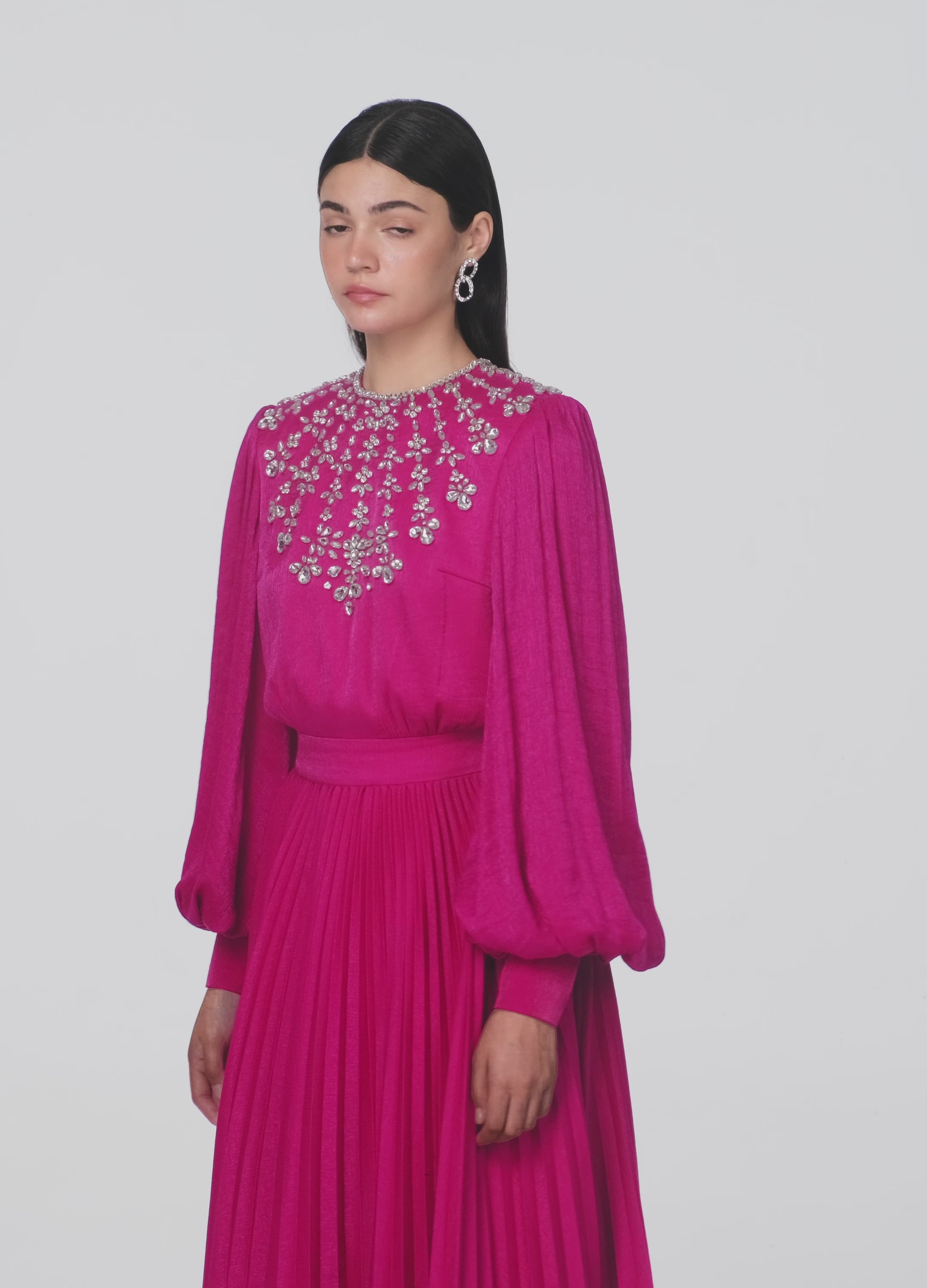 Pleating Dress With Back Slit