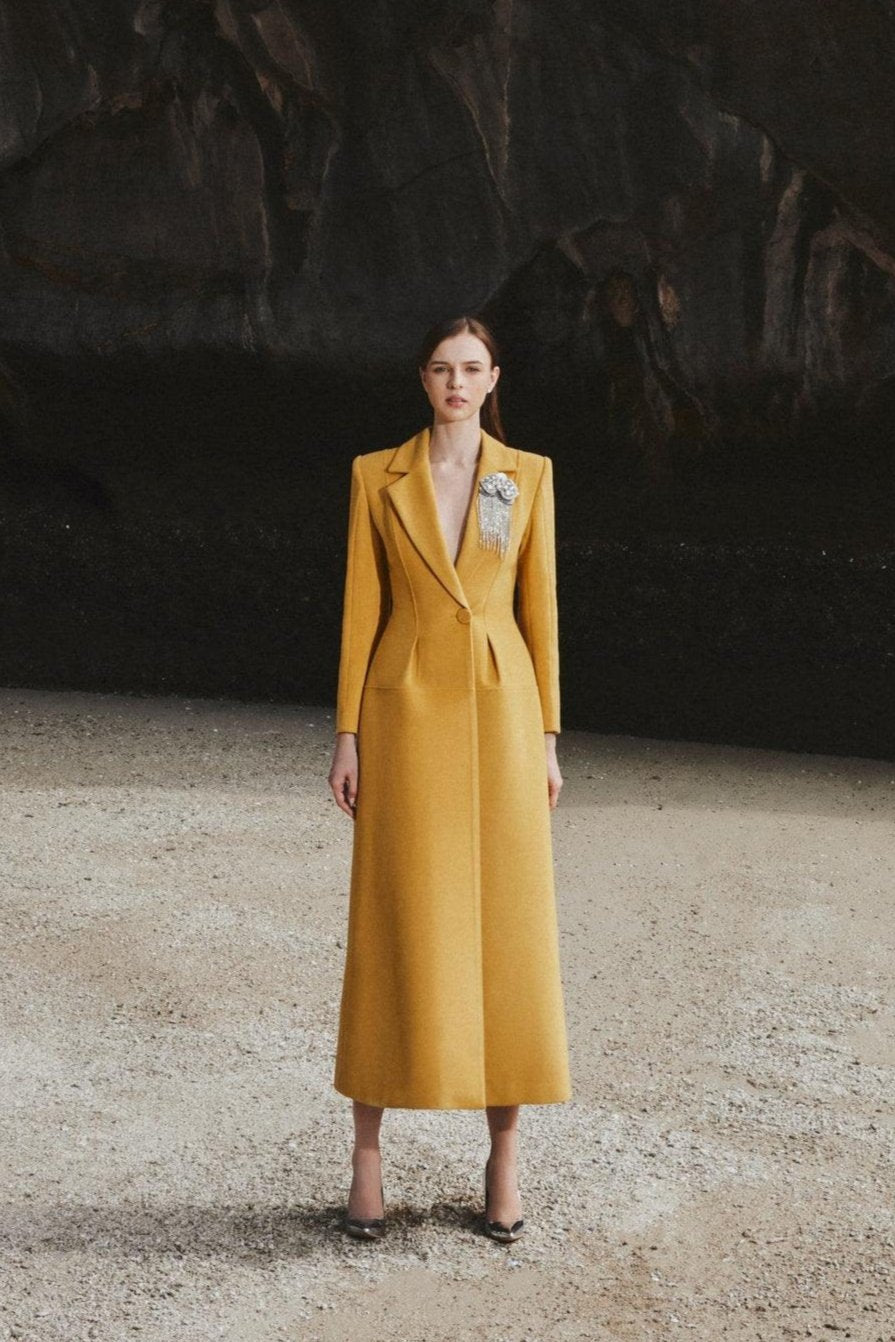 Pleated Single Breasted Manteau With Single Button