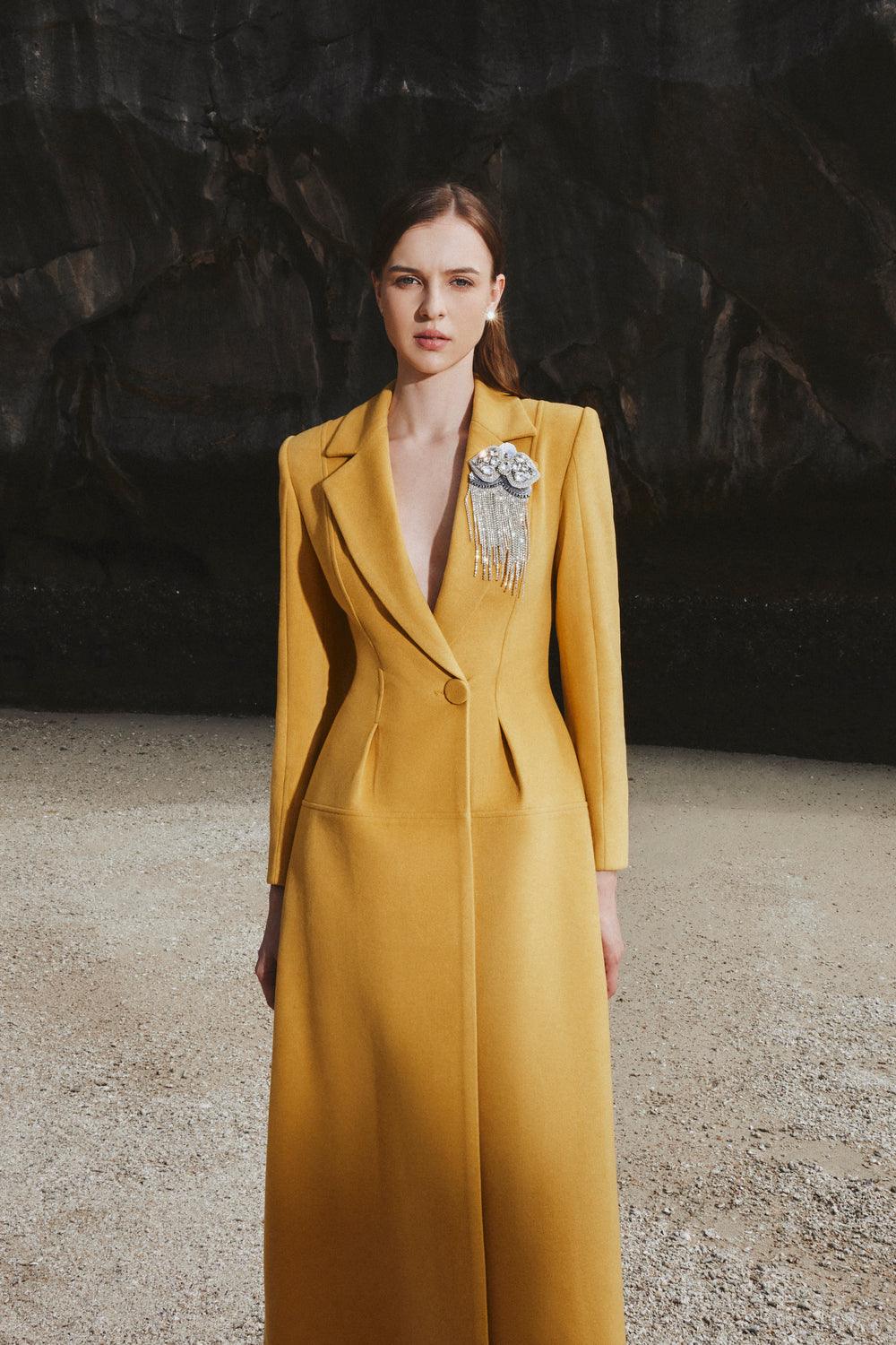 Pleated Single Breasted Manteau With Single Button