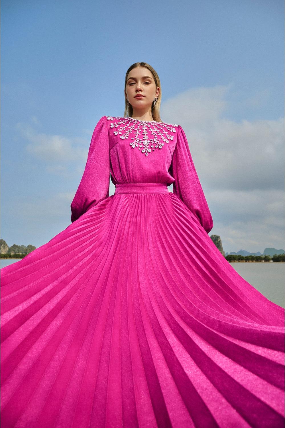 Pleating Dress With Back Slit